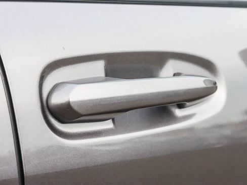 Used 2023 Toyota Sienna LE image 12