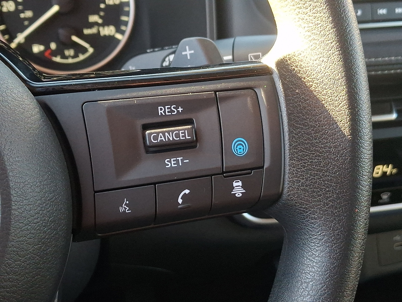 Used 2023 Nissan Rogue SV AWD/4WD image 22