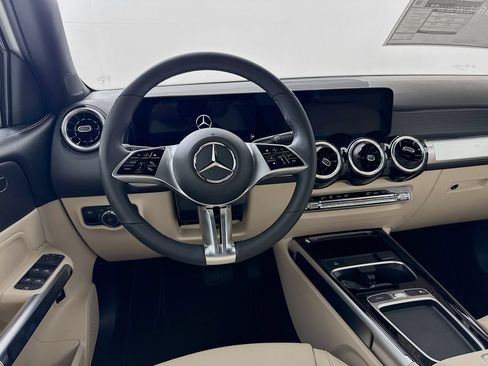 Used 2026 Mercedes-Benz GLB 250 image 22