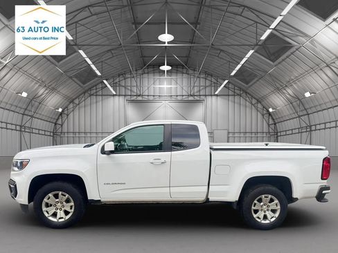 Used 2022 Chevrolet Colorado LT w/ Fleet Safety Package RWD image 2
