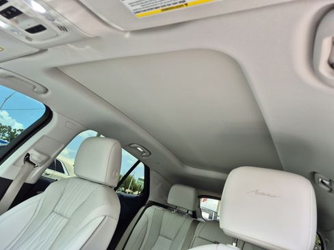 Used 2025 Buick Envision Avenir AWD/4WD image 24