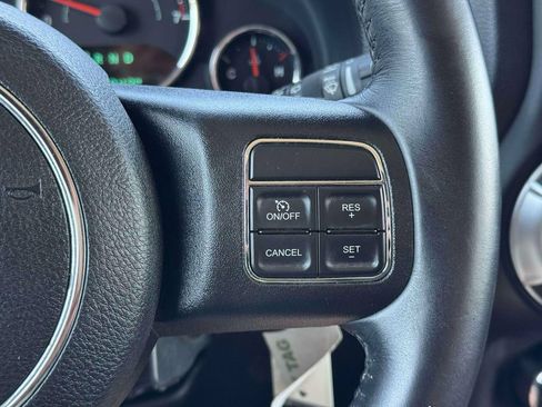 Used 2017 Jeep Wrangler Unlimited Sahara AWD/4WD image 23