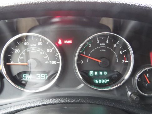 Used 2018 Jeep Wrangler Unlimited Sport image 20