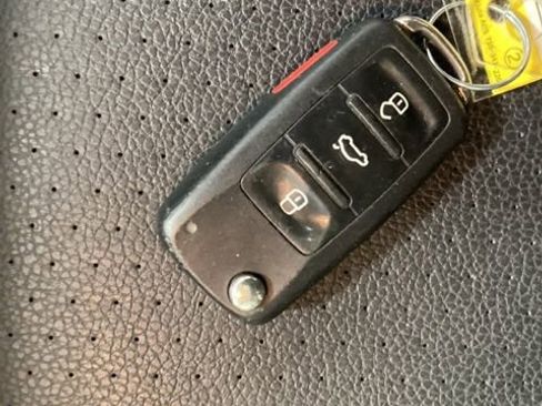 Used 2018 Volkswagen Jetta SE FWD image 25