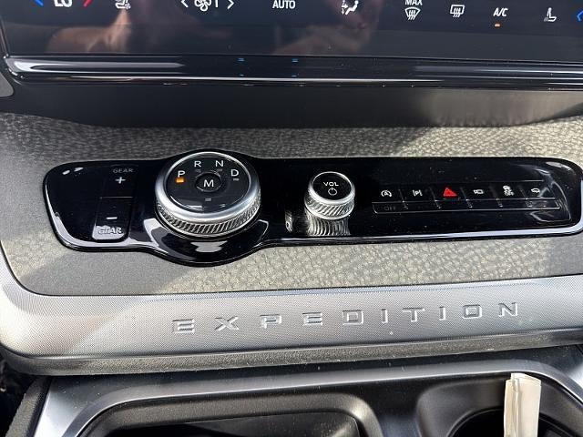 Used 2025 Ford Expedition Tremor AWD/4WD image 31