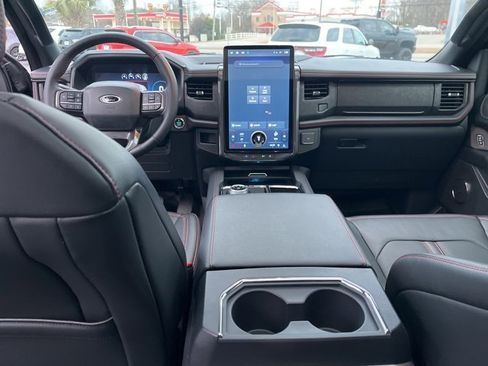 Used 2024 Ford Expedition Limited image 18