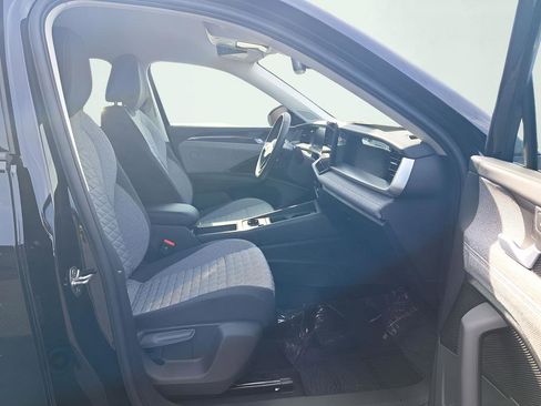 New 2026 Volkswagen Tiguan S AWD/4WD image 17
