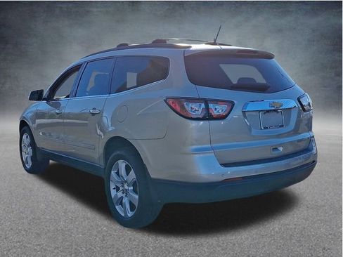 Used 2016 Chevrolet Traverse LT w/ Style and Technology Package image 4
