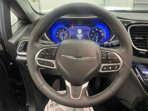 Used 2025 Chrysler Pacifica Select FWD image 21