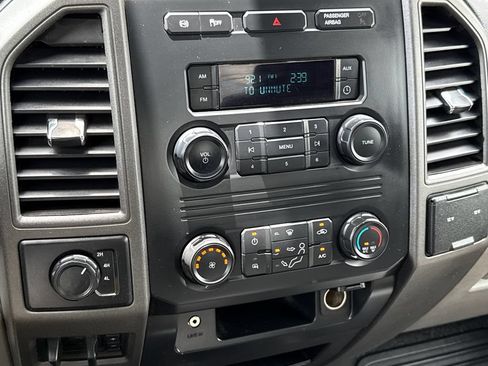 Used 2019 Ford F550 4x4 Regular Cab Super Duty image 24