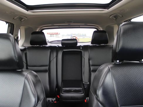 Used 2023 Nissan Rogue SV w/ SV Premium Package image 21