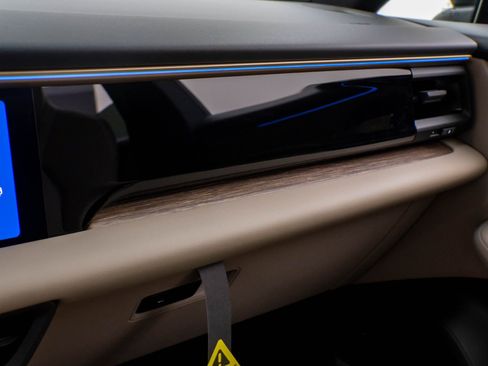 New 2025 Porsche Macan 4S Electric image 29