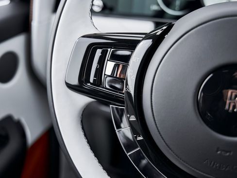 Used 2026 Rolls-Royce Cullinan Base image 64