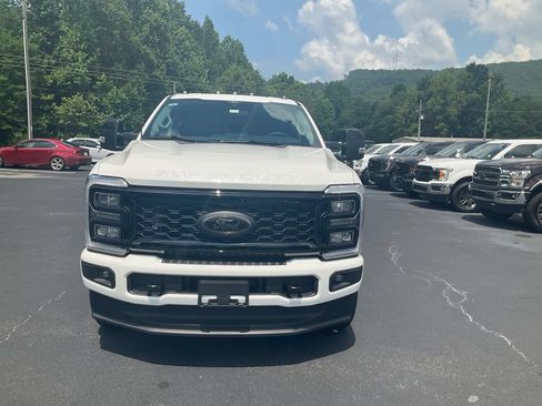New 2026 Ford F250 Lariat w/ Black Appearance Package AWD/4WD image 2