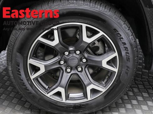 Used 2023 Jeep Wagoneer Series III w/ Preferred Equipment Group RWD image 28