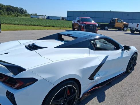 Used 2021 Chevrolet Corvette Stingray Premium Conv w/ Z51 Performance Package RWD image 25