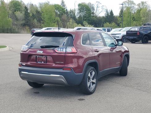 Used 2019 Jeep Cherokee Limited FWD image 2