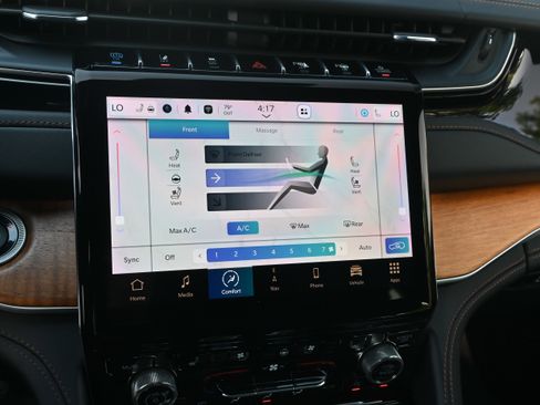 Used 2023 Jeep Grand Cherokee Summit AWD/4WD image 31