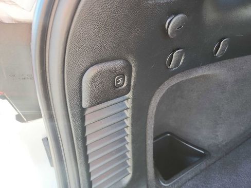 Used 2018 Jeep Grand Cherokee Laredo image 31