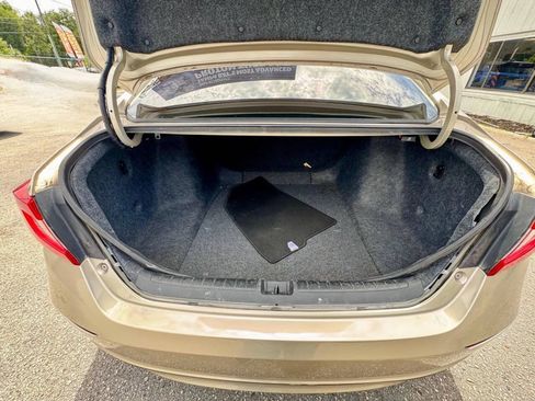 Used 2020 Honda Accord EX image 13