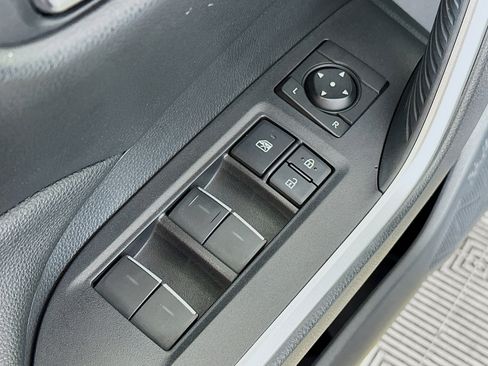 Used 2022 Toyota RAV4 XLE Premium image 17