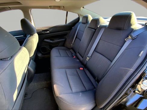 Used 2021 Nissan Altima 2.5 SV w/ SV Premium Package image 16