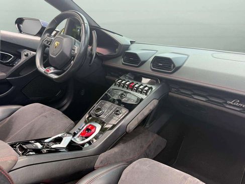 Used 2016 Lamborghini Huracan LP 610-4 AWD/4WD image 2