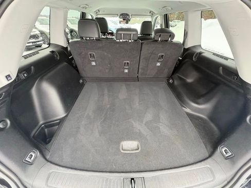 Used 2023 Jeep Grand Cherokee Limited w/ Luxury Tech Group II image 35