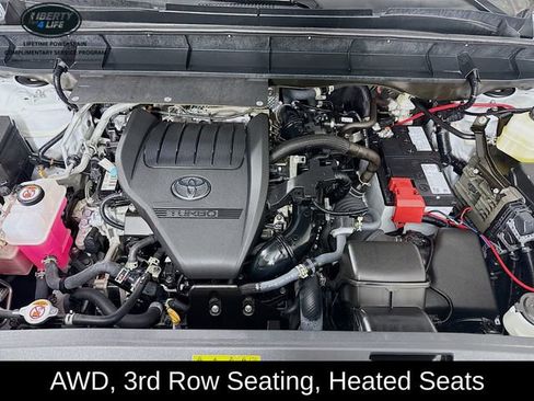 Used 2024 Toyota Highlander XLE image 31