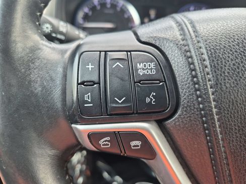 Used 2014 Toyota Highlander XLE AWD/4WD image 14
