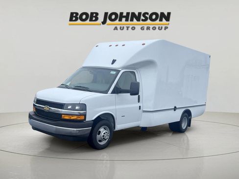 New 2025 Chevrolet Express 3500 w/ Power Convenience Package RWD image 4