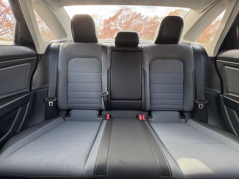 Used 2025 Volkswagen Jetta SE image 37