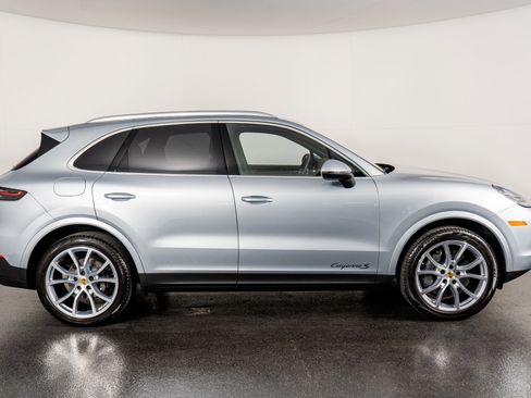 Used 2022 Porsche Cayenne S image 5