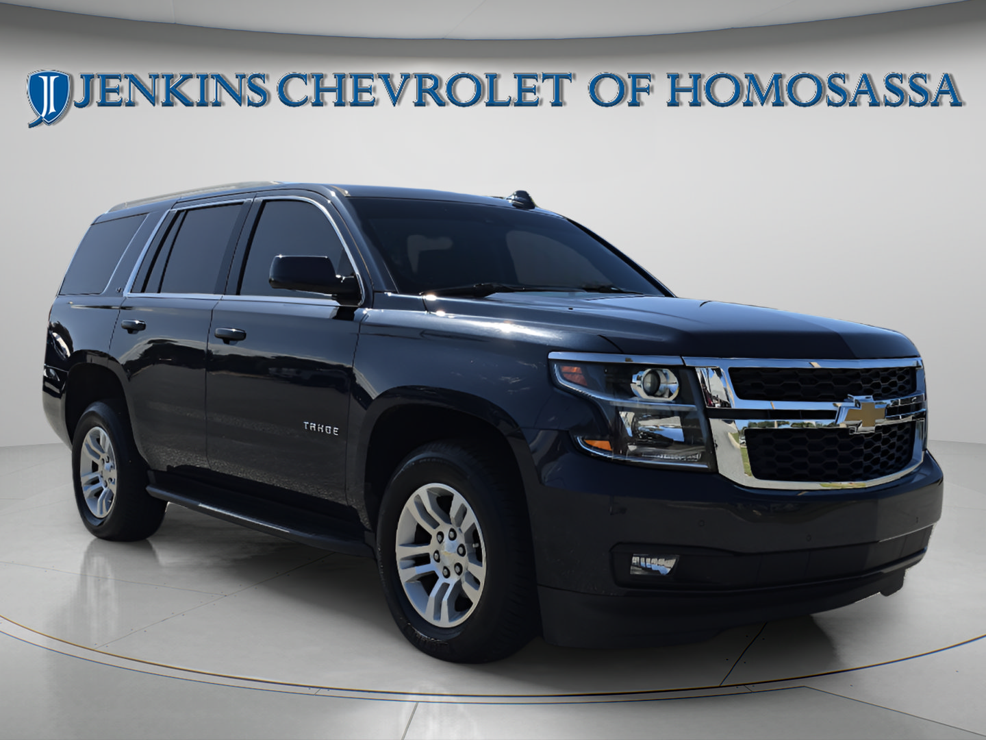 Used 2020 Chevrolet Tahoe LT w/ Luxury Package RWD image 1