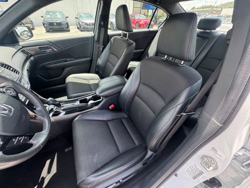 Used 2016 Honda Accord Sport image 7