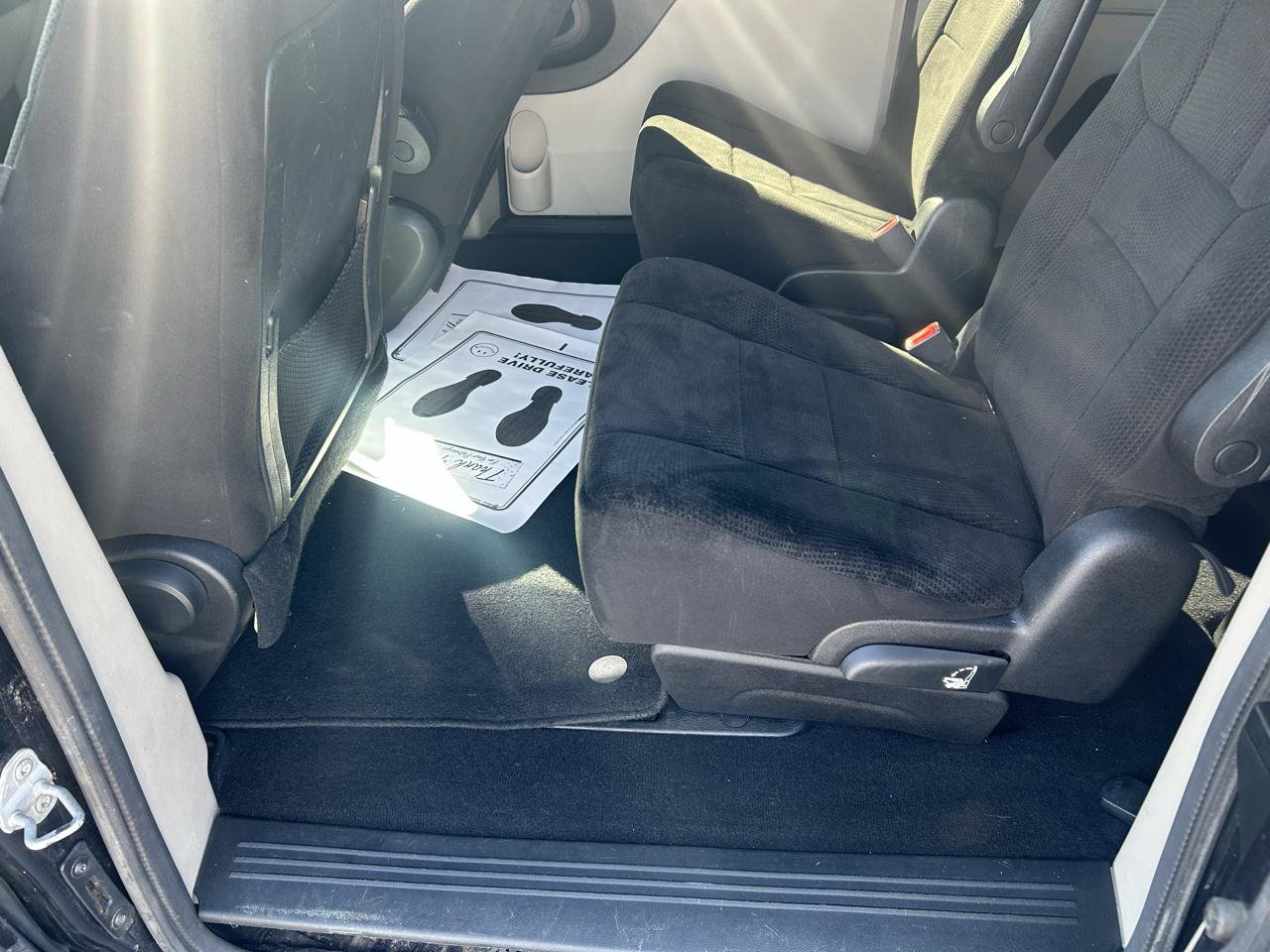 Used 2013 Dodge Grand Caravan SXT FWD image 9
