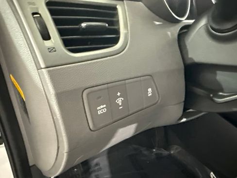 Used 2013 Hyundai Elantra GLS w/ Preferred Pkg FWD image 20