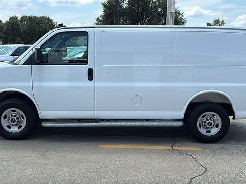 Used 2025 GMC Savana 2500 w/ Driver Convenience Package RWD image 4