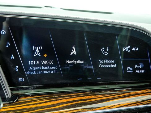 Used 2021 Cadillac Escalade Premium Luxury AWD/4WD image 14