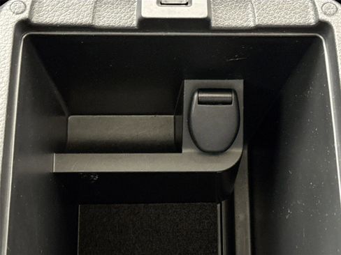 Used 2017 Nissan Rogue SL w/ SL Premium Package image 37