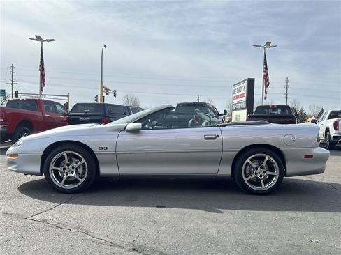 Used 2002 Chevrolet Camaro Z28 w/ SS Performance/Appearance Pkg RWD image 35