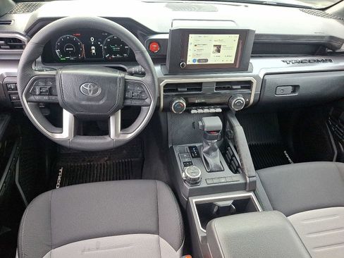 Certified 2025 Toyota Tacoma TRD Off-Road image 14