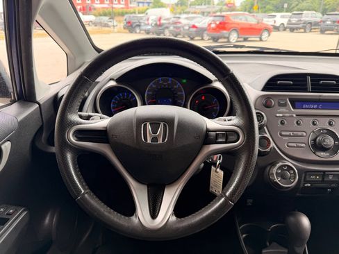 Used 2011 Honda Fit Sport image 19