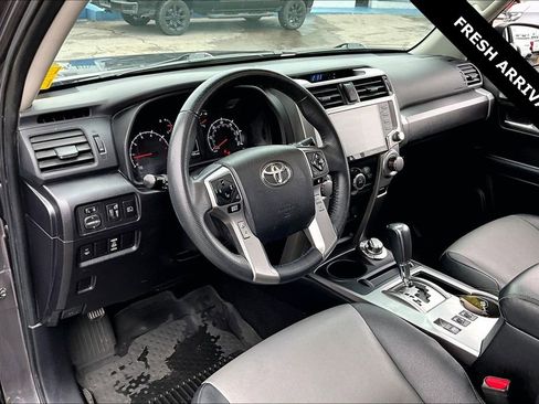 Used 2021 Toyota 4Runner SR5 Premium w/ Moonroof Package AWD/4WD image 17