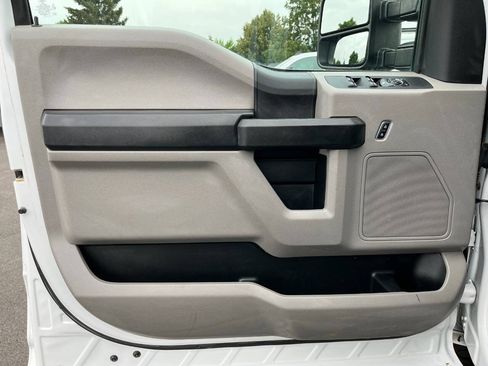 Used 2017 Ford F350 XL w/ Power Equipment Group AWD/4WD image 9