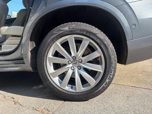 Used 2016 Volvo XC90 T6 Momentum w/ Momentum Plus Package AWD/4WD image 17