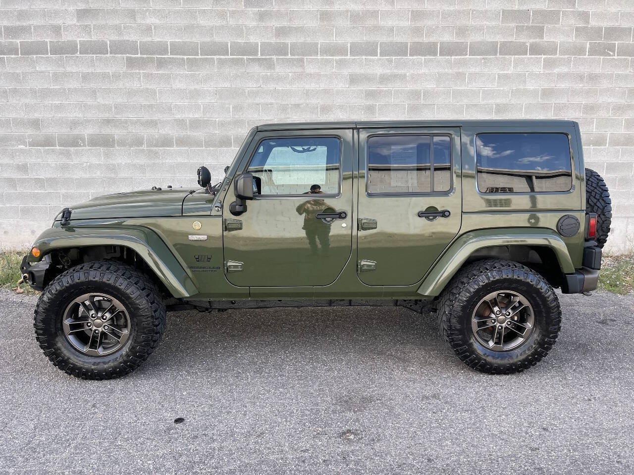 Used 2016 Jeep Wrangler Unlimited Sahara AWD/4WD image 7