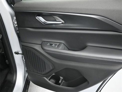 New 2025 Jeep Grand Cherokee Laredo X w/ Luxury Tech Group I image 18