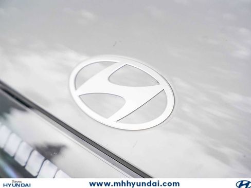 New 2026 Hyundai Ioniq 9 SEL AWD/4WD image 16