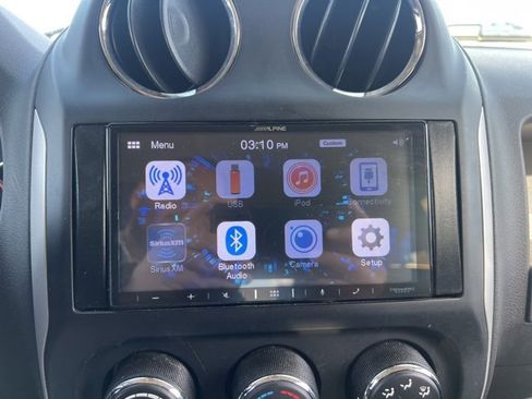 Used 2017 Jeep Compass Latitude image 18